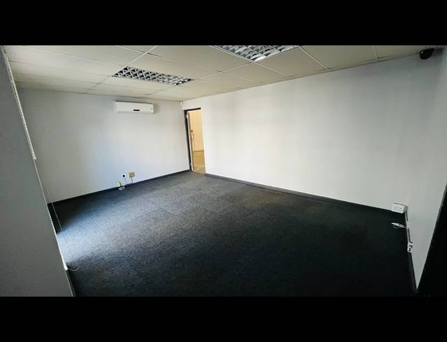 391M² WAREHOUSE TO LET IN PAARDEN EILAND